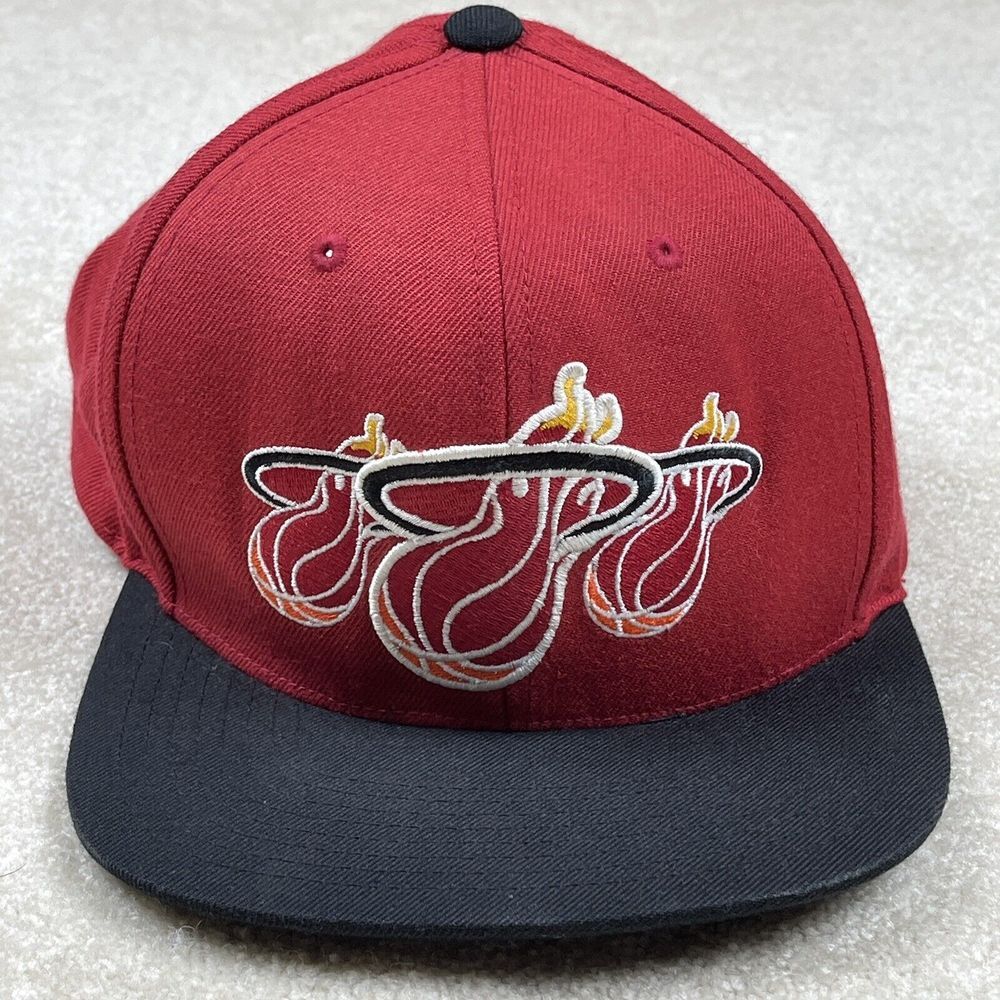Mitchell & Ness Miami Heat‎ Hat Mens OSFA Red Triple Logo Snapback NBA Classics